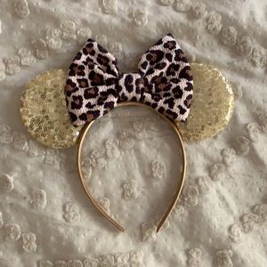 cute cheetah & gold mickey ears!